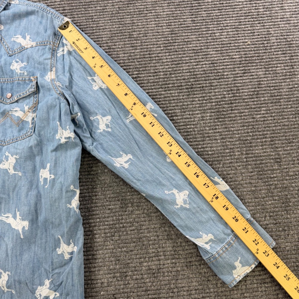 Wrangler Light Blue Denim Button-Down Western Shirt with White Horse Print - Picture 10 of 11